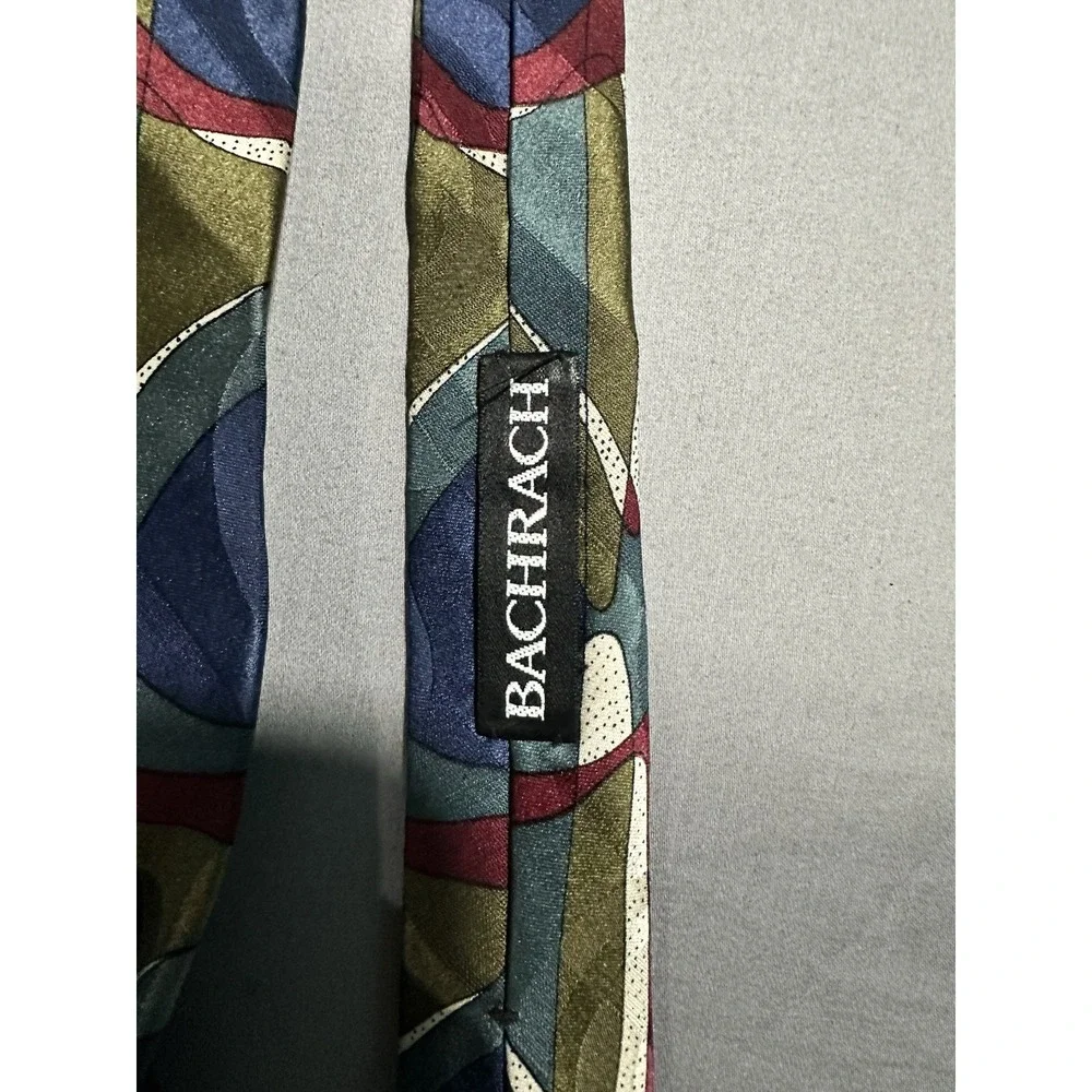VTG Bachrach Screenplay by Martin Wong Men's Neck Tie‎ Geometric 100% Silk